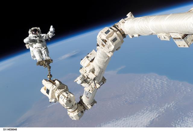 NASA image: EVA 3 - Robinson on Canadarm2