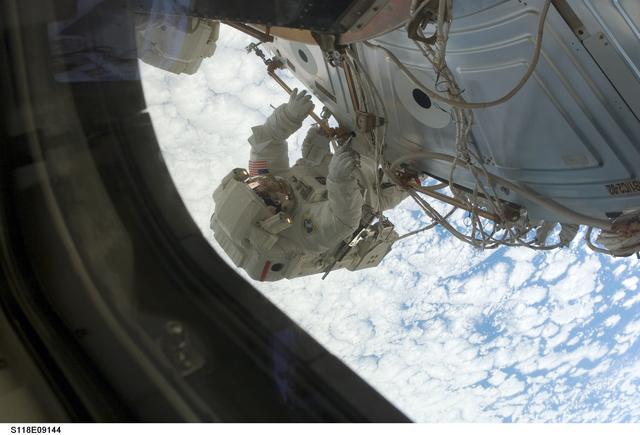 View of FE Anderson during STS-118/Expedition 15 EVA 4
