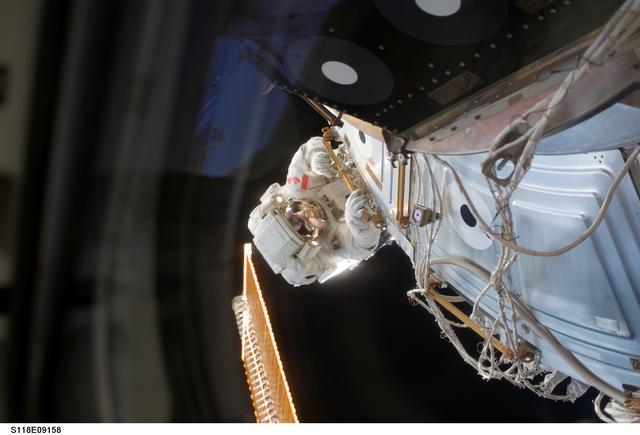 View of MS Williams during STS-118/Expedition 15 EVA 4