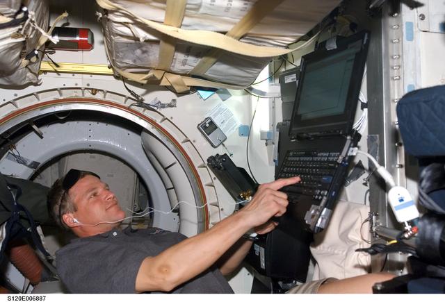 NASA image: Parazynski on middeck