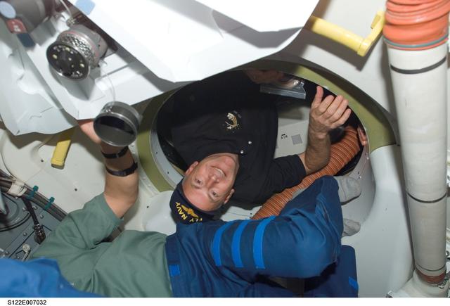 NASA image: Poindexter enters ISS after Hatch Opening