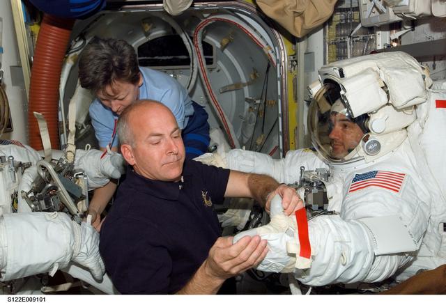 NASA image: Whitson, Poindexter and Walheim in the A/L