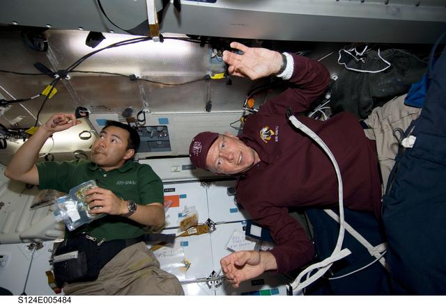 NASA image: Hoshide and Fossum on middeck