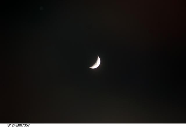 Cresent moon seen by STS-124 crew