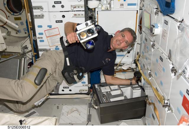 Good working in the Shuttle Atlantis Middeck