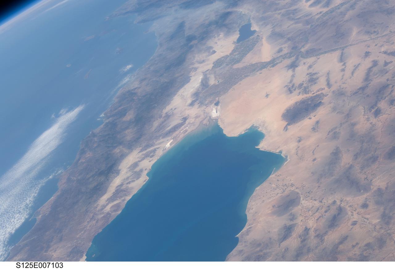 S125-E-007103 (13 May 2009) --- Part of Mexico's Baja California and part of southern California, including the Los Angeles and San Diego areas, can be seen in this STS-125 still photo taken from the Space Shuttle Atlantis as it passed near the Pacific Coast. The Gulf of California is in the foreground. The Salton Sea/Imperial Valley area can be seen at top center.