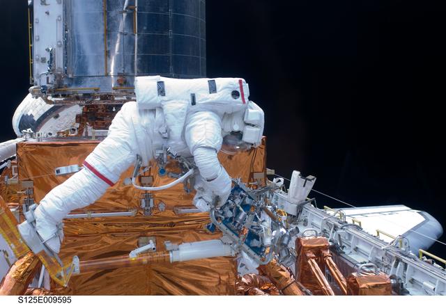 NASA image: STS-125 MS3 Grunsfeld during EVA5