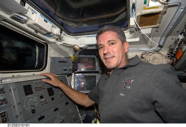 NASA image: MS1 Good poses for a photo on the FD during Flight Day 9