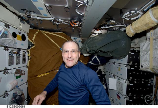 NASA image: Pettit on MDDK during STS-126
