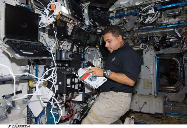NASA image: Hernandez at RWS in US Laboratory Destiny