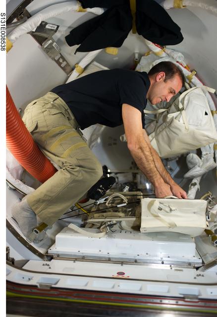 NASA image: Mastracchio in AL for Tool Config