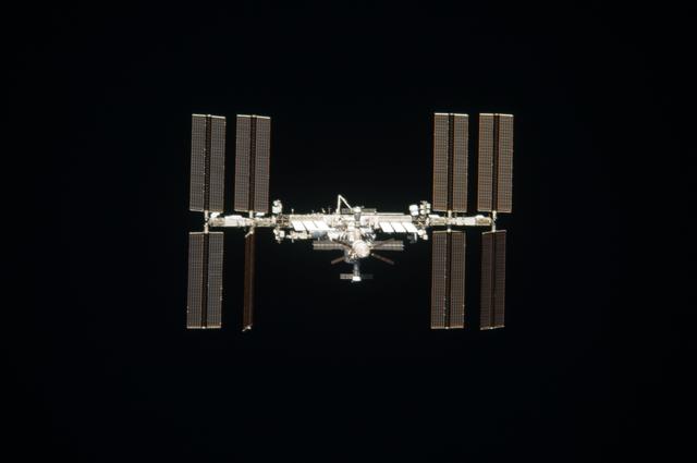NASA image: Overall view of ISS