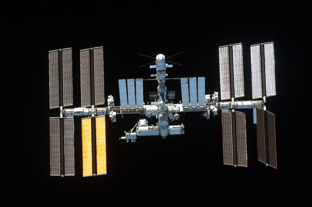NASA image: Overall view of ISS