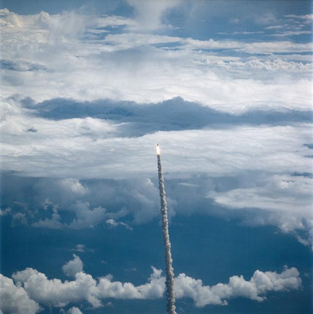 NASA image: STS-26 Discovery, OV-103, distant air-to-air launch views