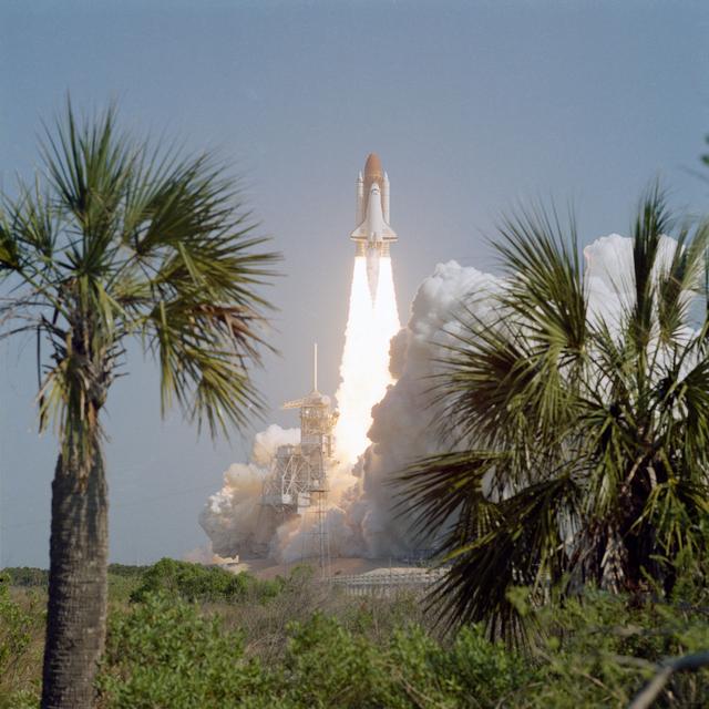 NASA image: STS-29 Discovery, Orbiter Vehicle (OV) 103, lifts off from KSC LC Pad 39B