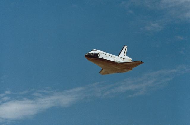 NASA image: STS-30 Atlantis, OV-104, glides toward a landing at EAFB, California