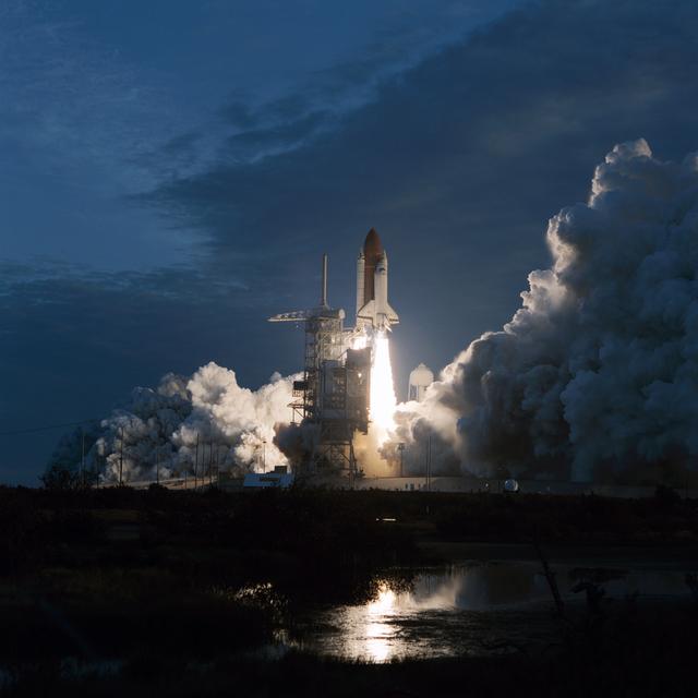 NASA image: STS-32 Columbia, OV-102, liftoff from KSC LC Pad 39A