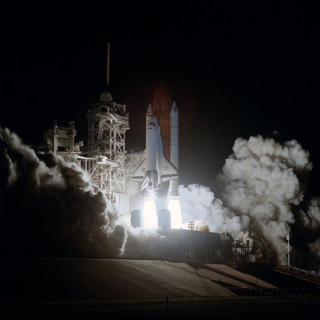 NASA image: STS-38 Atlantis, OV-104, lifting off from KSC LC Pad during night launch