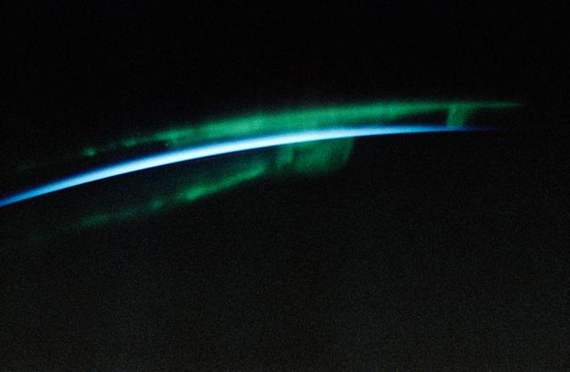 NASA image: STS-45 Earth observation of the Aurora Australis or Southern Lights