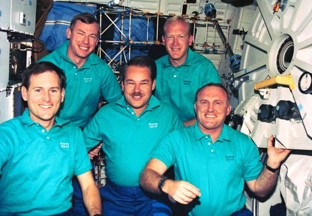 NASA image: STS-48 crew poses for onboard (inflight) portrait on OV-103's middeck