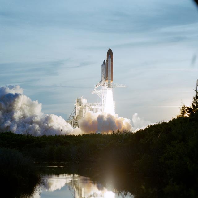 NASA image: STS-48 Discovery, Orbiter Vehicle (OV) 103, lifts off from KSC LC Pad 39A