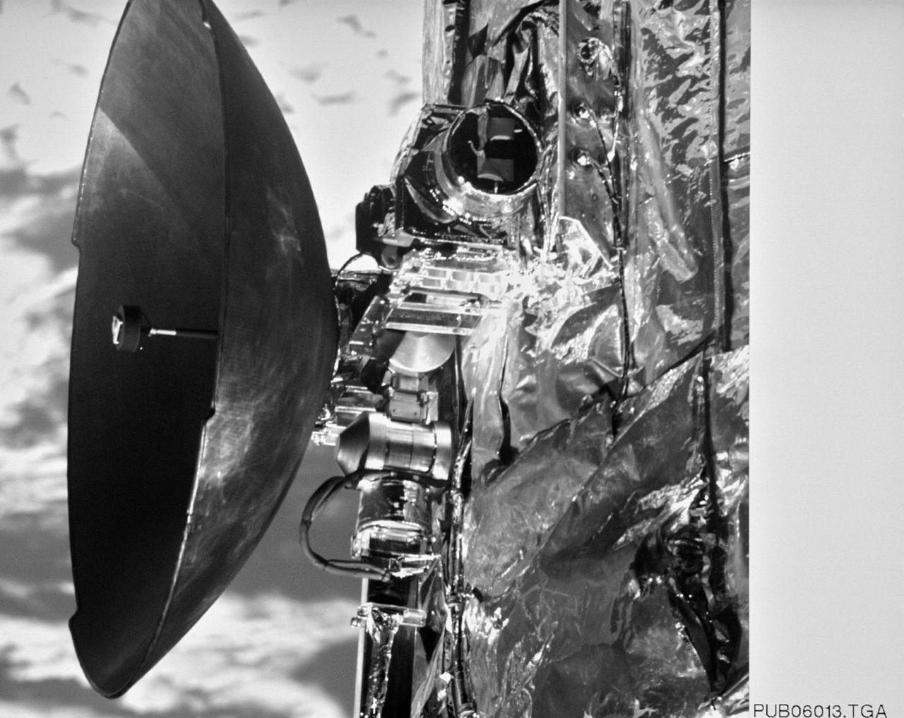 S61-E-021 (7 Dec 1993) --- This close-up view of one of two High Gain Antennae (HGA) on the Hubble Space Telescope (HST) was photographed with an Electronic Still Camera (ESC), and down linked to ground controllers soon afterward. Endeavour's crew captured the HST on December 4, 1993 in order to service the telescope over a period of five days. Four of the crew members have been working in alternating pairs outside Endeavour's shirt sleeve environment to service the giant telescope. Electronic still photography is a relatively new technology which provides the means for a handheld camera to electronically capture and digitize an image with resolution approaching film quality. The electronic still camera has flown as an experiment on several other shuttle missions.
