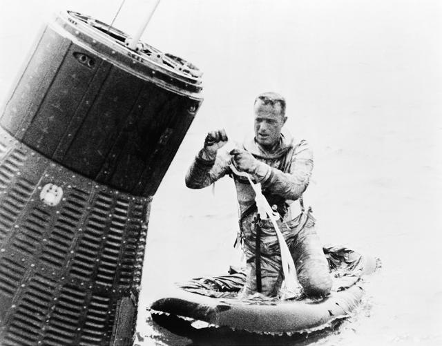 NASA image: ASTRONAUT CARPENTER, SCOTT - WATER EGRESS TEST - MERCURY-ATLAS (MA)-7