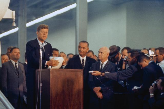 NASA image: President Kennedy Visit - Apollo Model