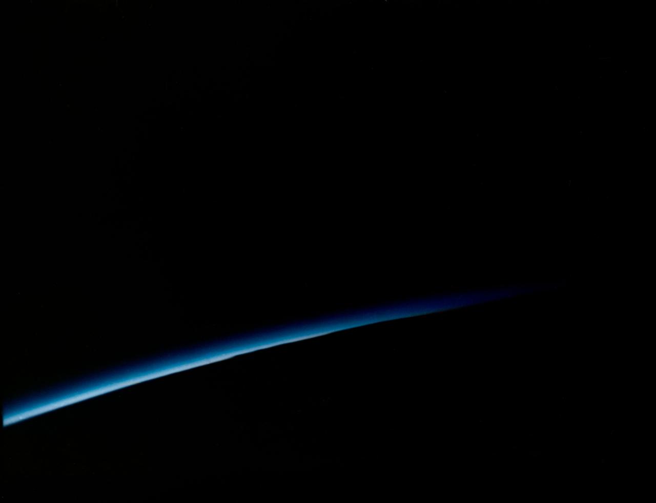 S62-06011 (20 Feb. 1962) --- Orbital sunset photographed by astronaut John H. Glenn Jr. aboard the "Friendship 7" during his Mercury-Atlas 6 (MA-6) spaceflight. Photo credit: NASA