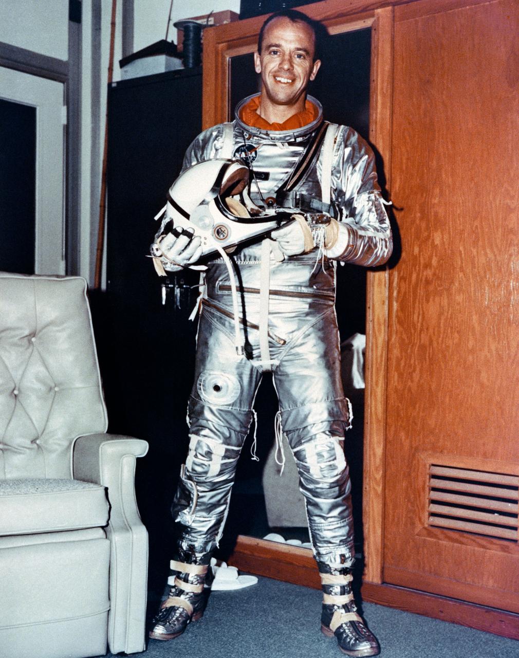 S63-02082 (5 May 1961) --- Astronaut Alan B. Shepard Jr., attired in his Mercury pressure suit, poses for a photo prior to his launch in a Mercury-Redstone 3 (MR-3) spacecraft from Cape Canaveral on a suborbital mission ? the first U.S. manned spaceflight. Photo credit: NASA or National Aeronautics and Space Administration