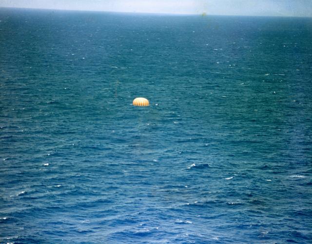 NASA image: MA-9 - SPLASHDOWN