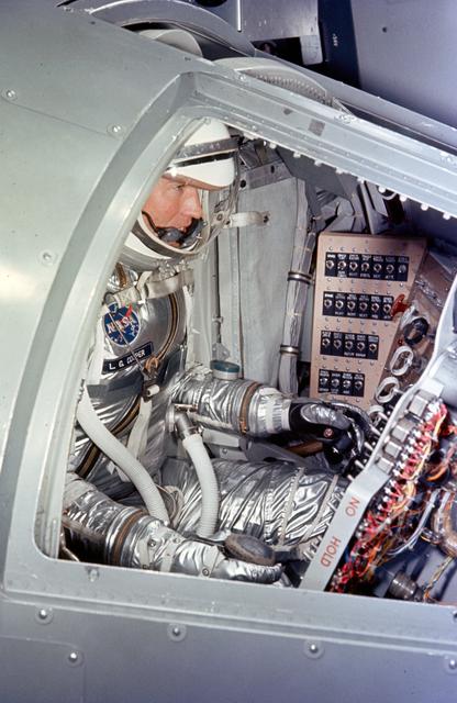 Astronaut Gordon Cooper, Jr. - Preflight Simulation Training - Cape