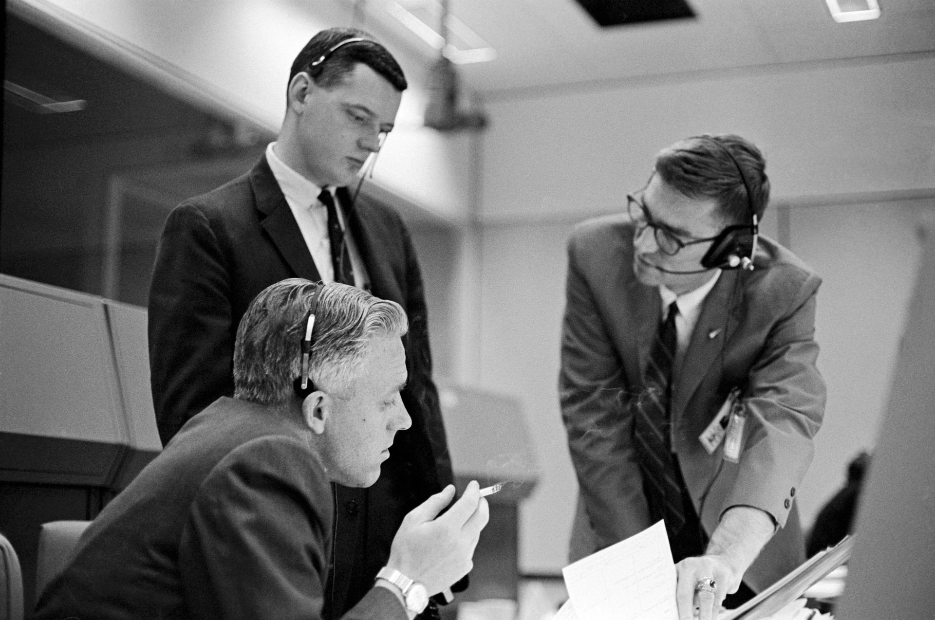 Flight controllers meeting in 1965