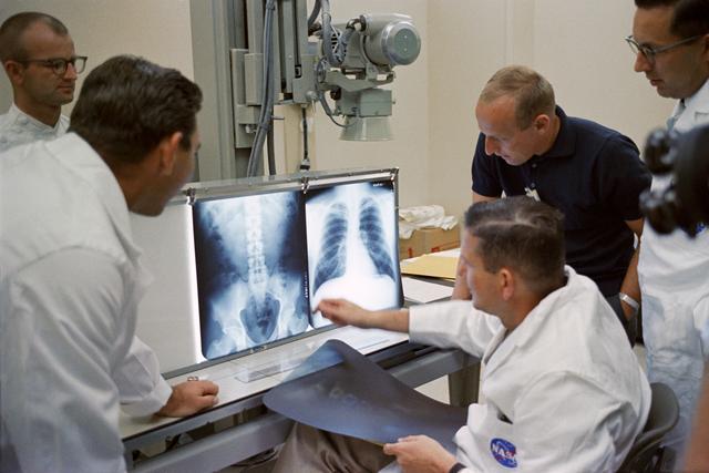NASA image: ASTRONAUT CONRAD, CHARLES (PETE), JR. - X-RAYS - MEDICAL TEAM MEMBERS - CAPE