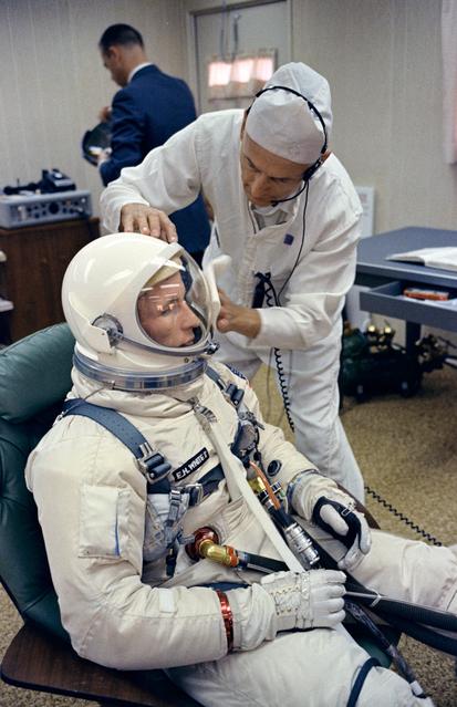 GEMINI-TITAN (GT)-IV - SUITING-UP - PRELAUNCH - CAPE