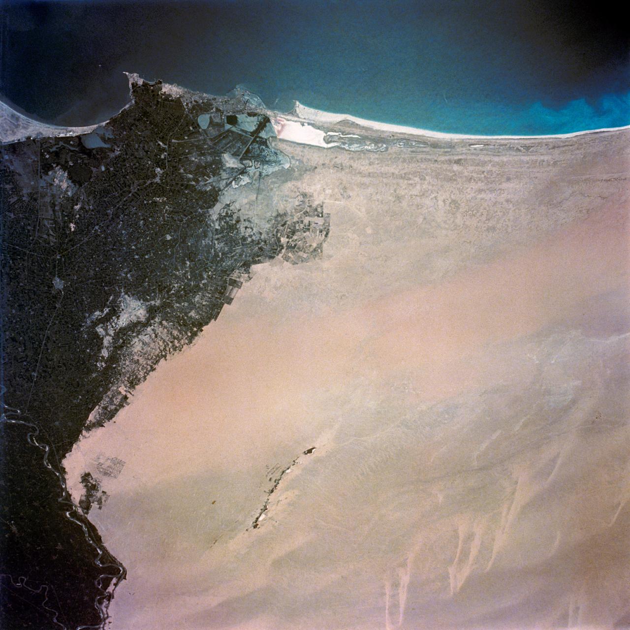 S65-45736 (21-29 Aug. 1965) --- Alexandria, Egypt is photographed from the Gemini-5 spacecraft in orbit over Earth.