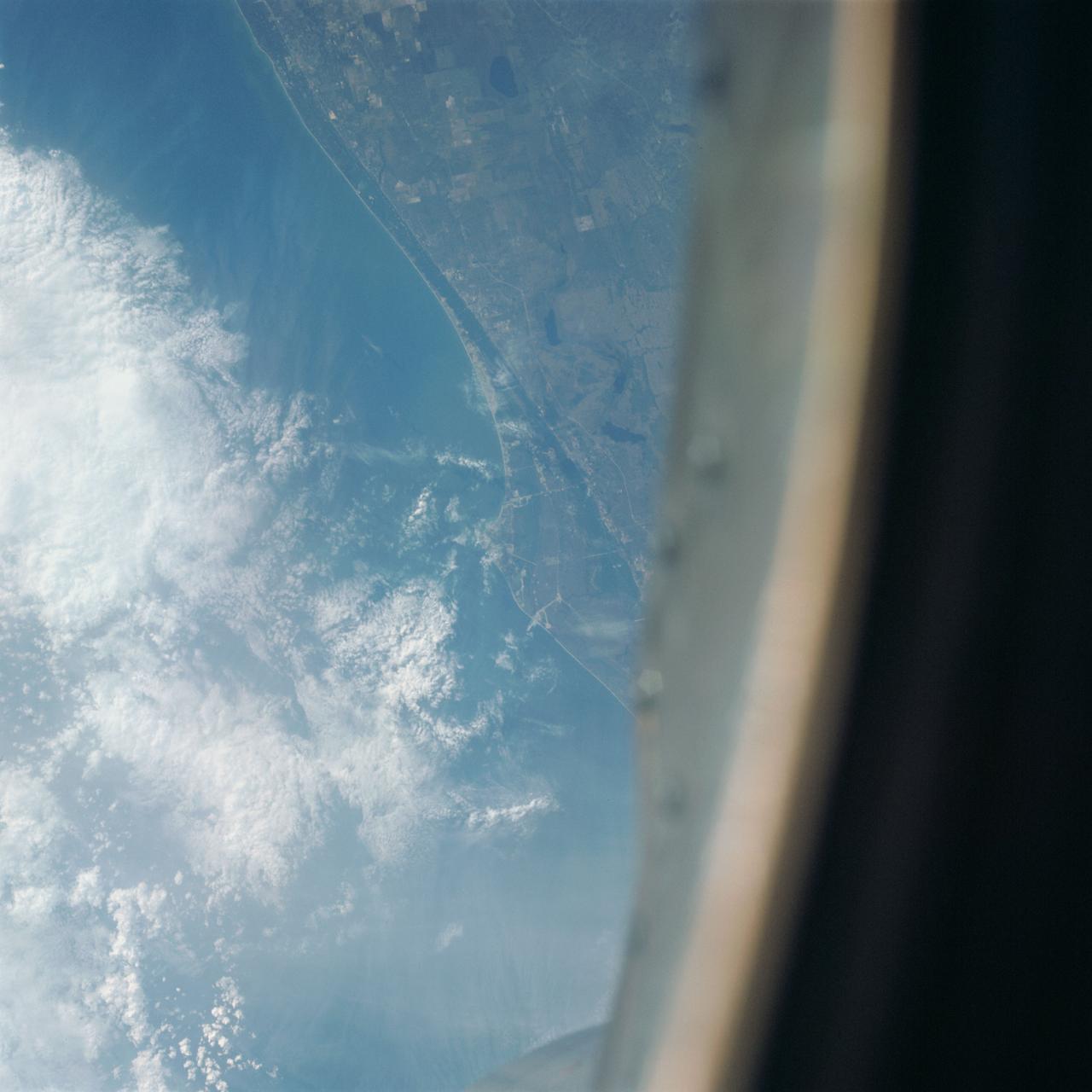 S65-63771 (12 Dec. 1965) --- Kennedy Space Center area on the east coast of Florida as seen from the Gemini-7 spacecraft, during Gemini-6 abort, on its 118th revolution of Earth. Photo credit: NASA