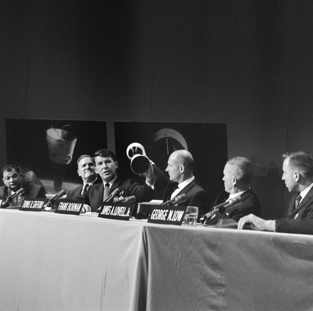 NASA image: PRESS CONFERENCE - PUBLIC AFFAIRS OFFICE (PAO) - GEMINI-TITAN (GT)-7 - MSC