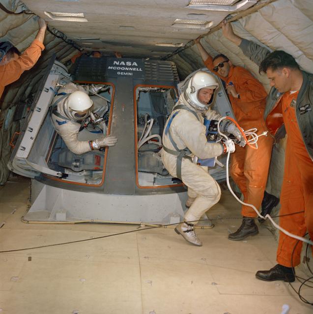 NASA image: GEMINI-TITAN (GT)-8 - TRAINING - WEIGHTLESSNESS - PRIME CREW