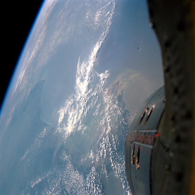 NASA image: GEMINI-TITAN (GT)-9A - EARTH-SKY VIEW - NEW ORLEANS - OUTER SPACE