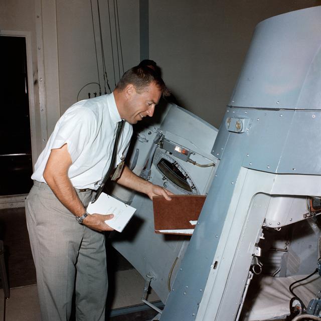 NASA image: ASTRONAUT LOVELL, JAMES, JR. - PRE-ENTRY - GEMINI MISSION SIMULATOR - MSC