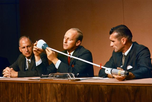 NASA image: Astronauts Conrad and Gordon Tethering Procedures Demonstration - News Media - MSC