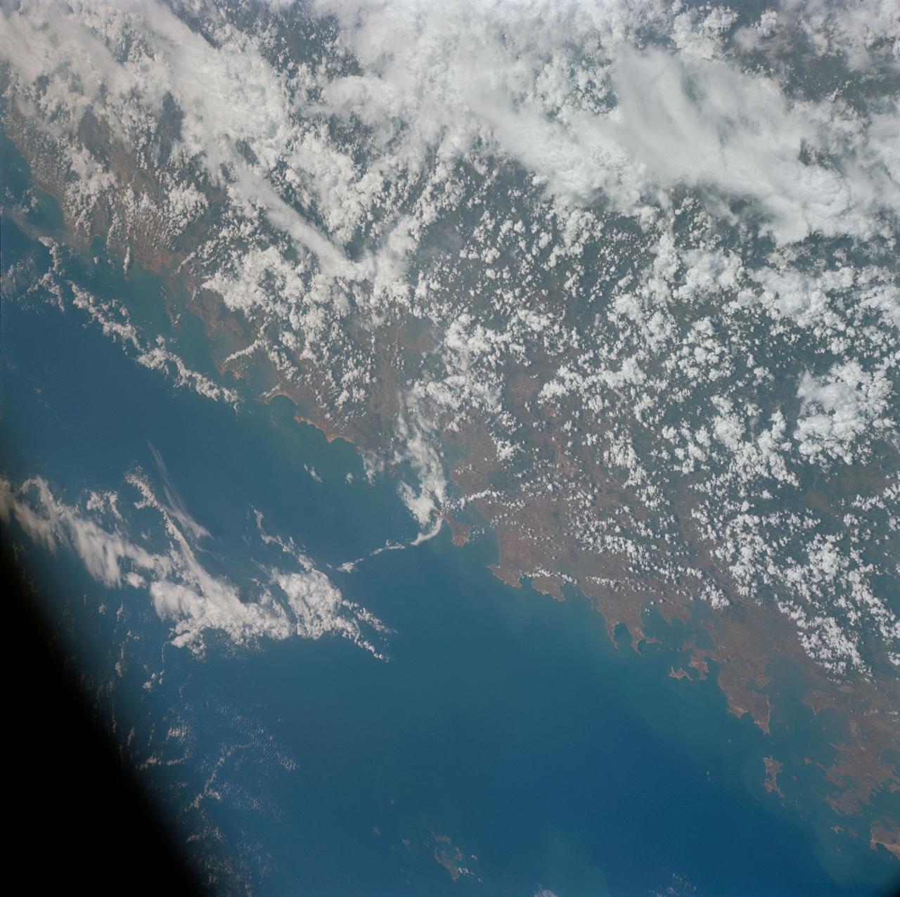 S66-45951 (18-21 July 1966) --- China, Fukien and Kwangtung provinces, Formosa Strait, Pescadores Island, Quemoy Island, as seen from the Gemini-10 spacecraft. Taken with a J.A. Maurer 70mm camera, using Eastman Kodak, Ektachrome, MS (S.O. 217) color film. Photo credit: NASA
