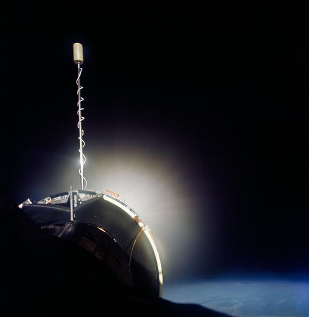 NASA image: GEMINI-TITAN (GT)-10 - EARTH SKY - DOCKING - IN-SPACE