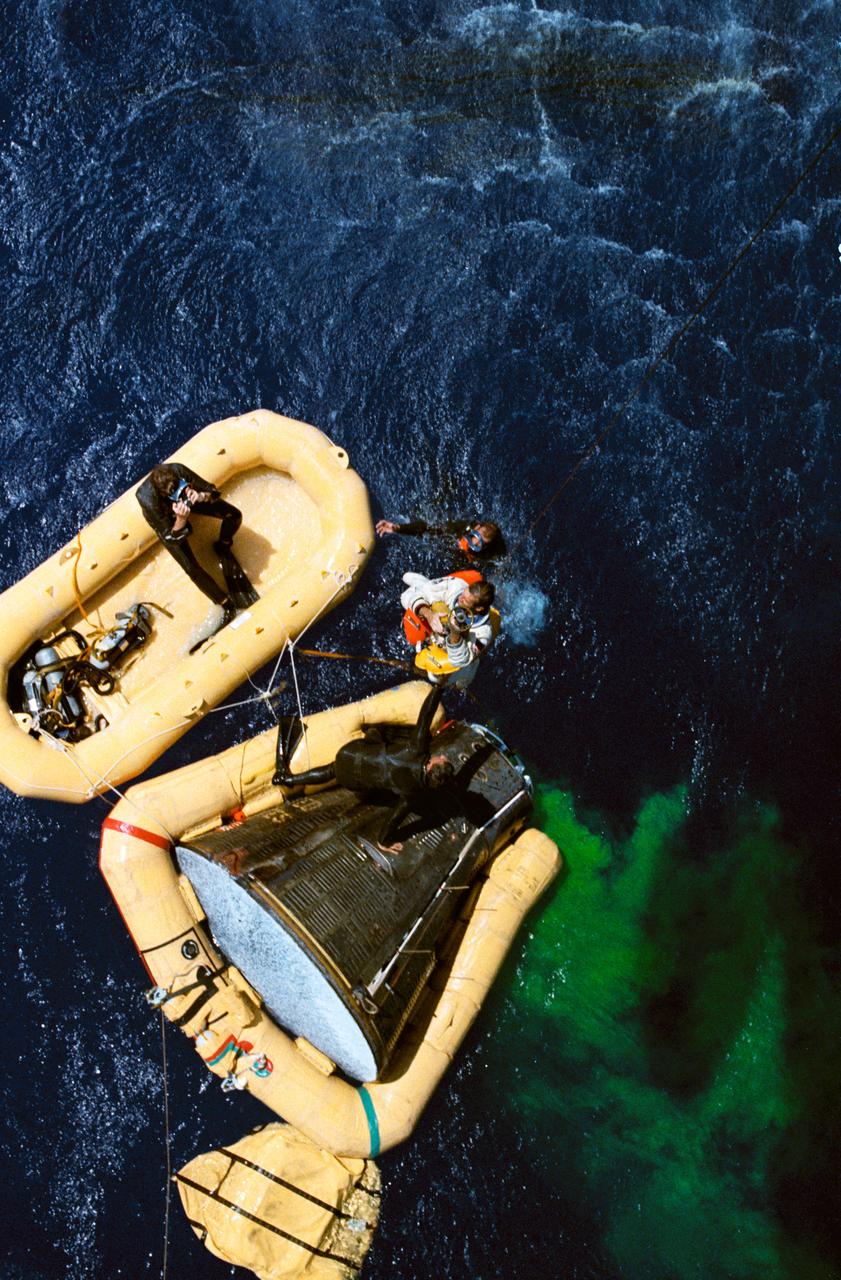 S66-50759 (15 Sept. 1966) --- Astronaut Richard F. Gordon Jr., pilot of the Gemini-11 spaceflight, is hoisted from the water by a recovery helicopter from the prime recovery ship USS Guam. Gemini-11 splashed down in the western Atlantic recovery area at 9 a.m. (EST), Sept. 15, 1966, to conclude the three-day mission in space. Astronaut Charles Conrad Jr. (out of frame) is the Gemini-11 command pilot. Photo credit: NASA