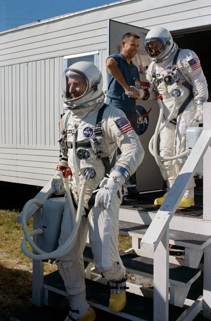 NASA image: ASTRONAUT JAMES A. LOVELL, JR. - PRELAUNCH - GT-12 - LEAVE TRAILER - CAPE