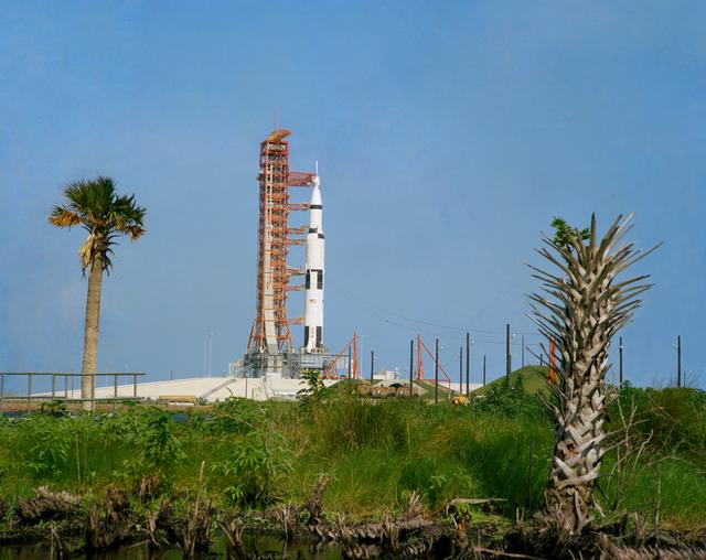 NASA image: GROUND-LEVEL VIEW - APOLLO X - PAD B - LAUNCH COMPLEX 39 - KSC