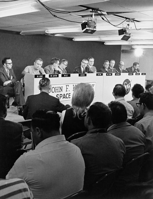 NASA image: APOLLO 13 - PRELAUNCH - KSC