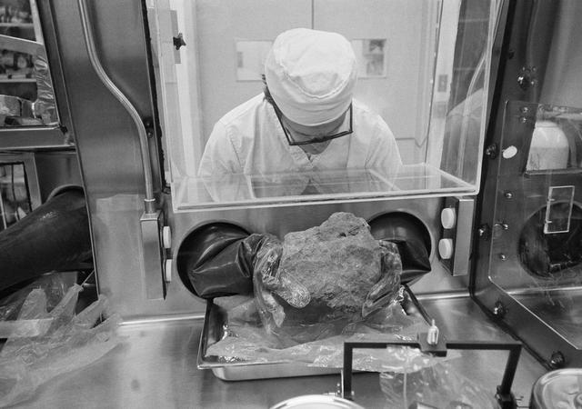 NASA image: Anderson - Apollo 14 - LRL - MSC