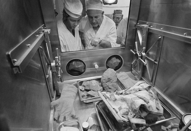 NASA image: LUNAR SAMPLE - APOLLO XVI - MSC